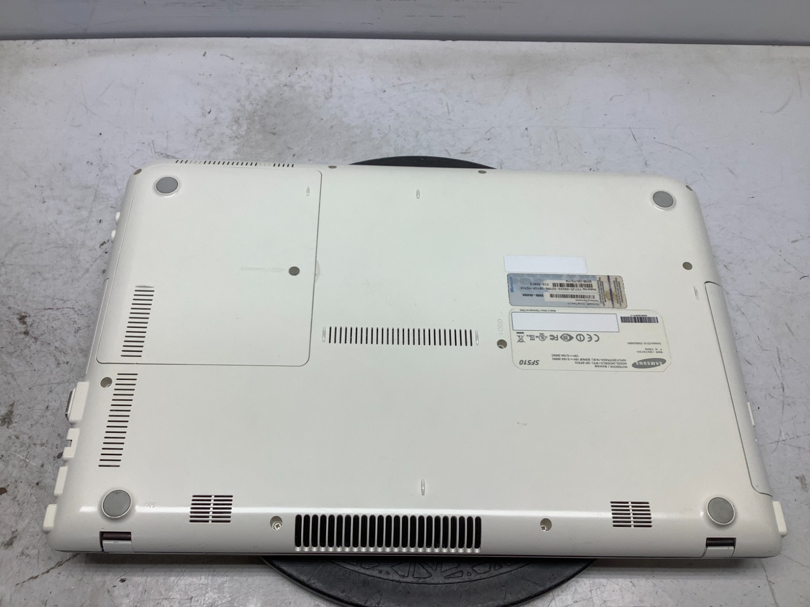 Samsung NP-SF510 Intel i3-M370 2399MHz 2 GB NO HDD