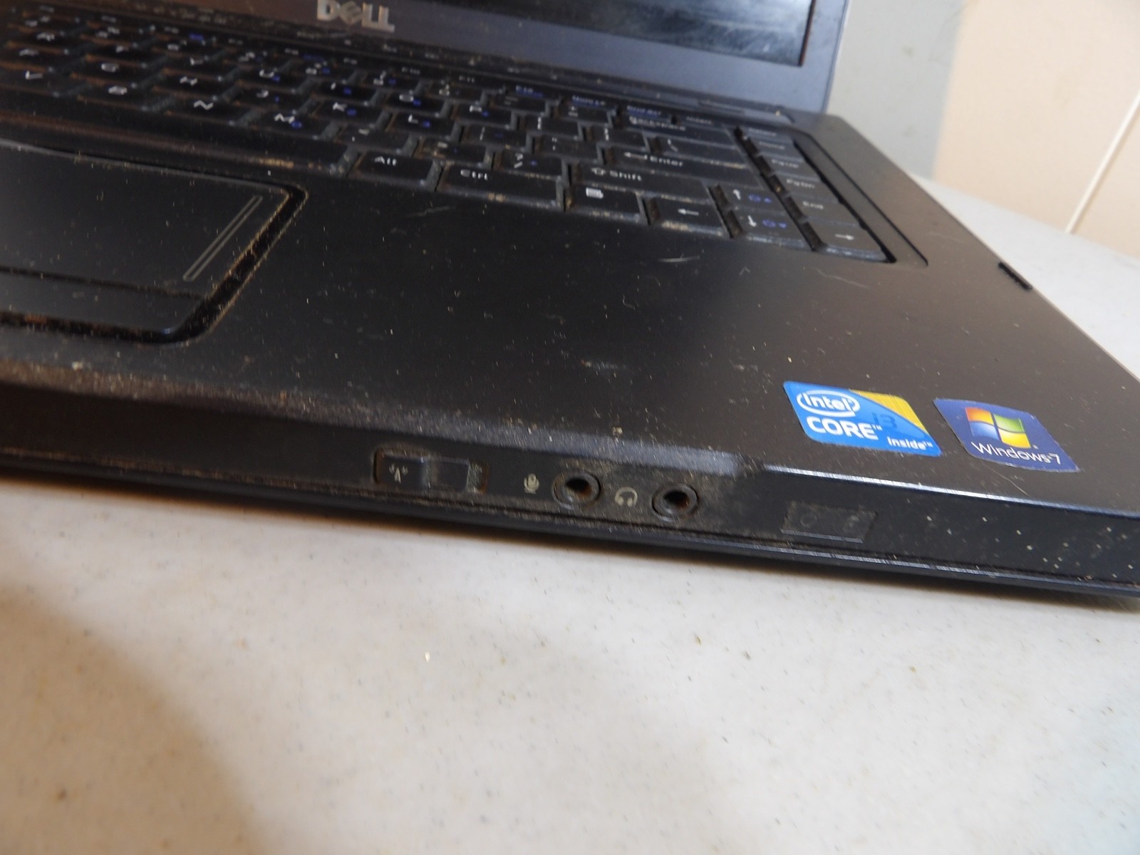 Dell Laptop Vostro ( no power cord , untested ) for Repair only