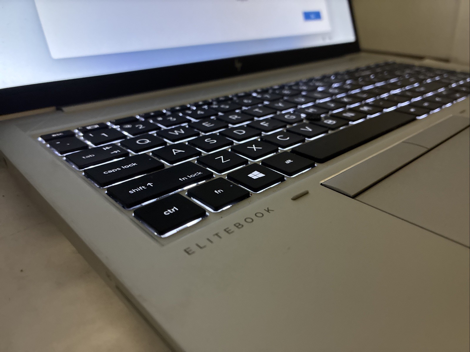 HP EliteBook 850 G7 15.6″ i5-10210U 8GB RAM 256GB SSD Win 11 Pro