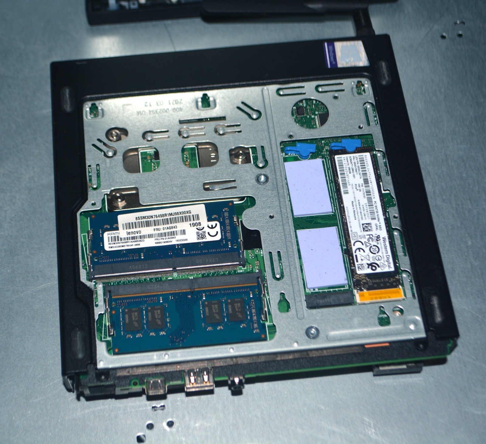 Lenovo ThinkStation P340 Tiny Intel i7-10500T —16GB—256GB—Nvidia Quadro P620