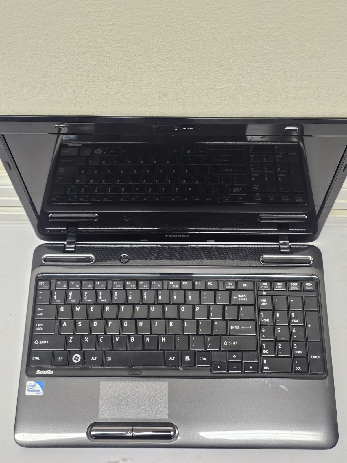 Toshiba Satellite L655-S5150 Laptop – Pentium P6200 – Parts – Read Description