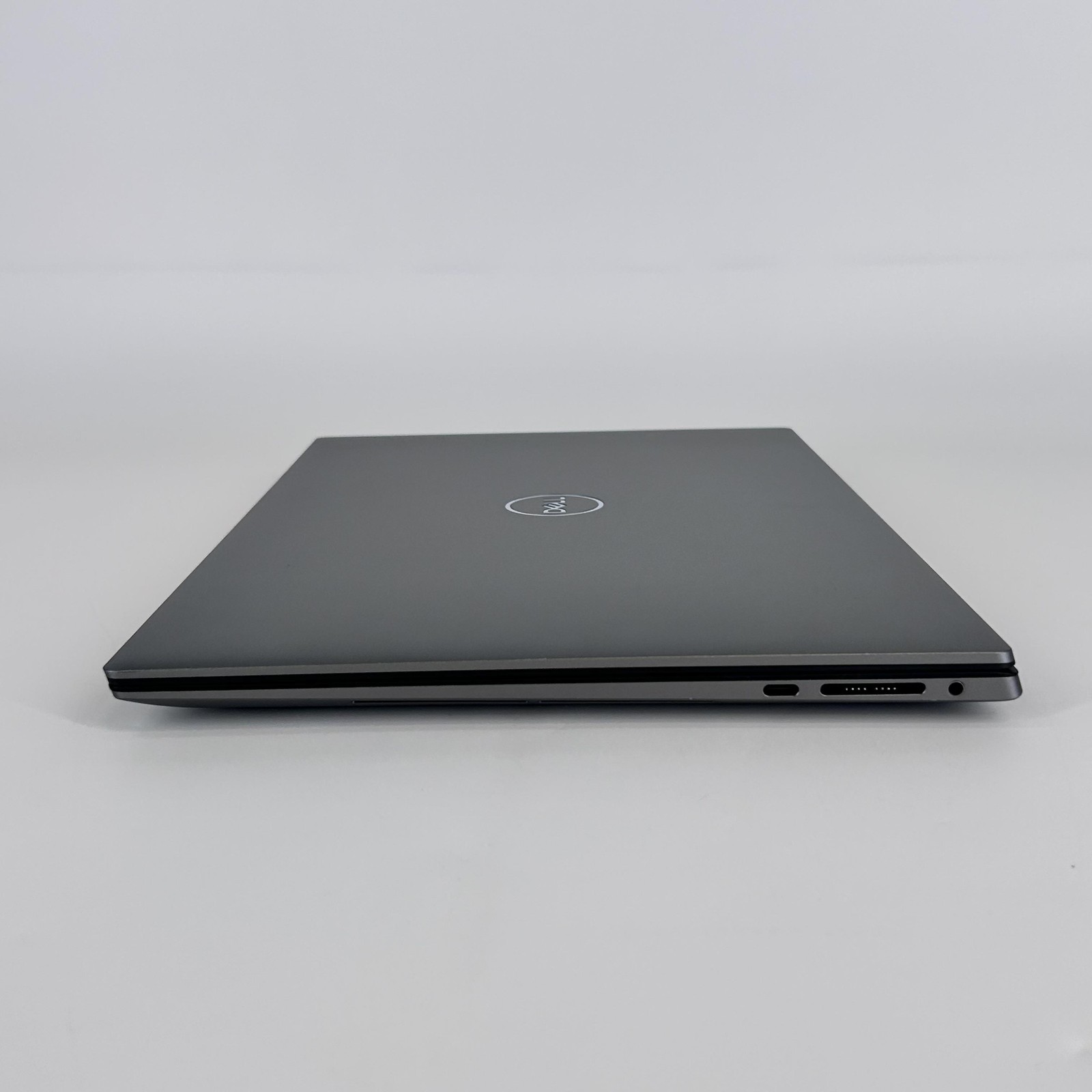 Dell Precision 5570 15.6 UHD+ 2.5 GHz i9-12900H 8GB 1TB SSD RTX A2000 Excellent