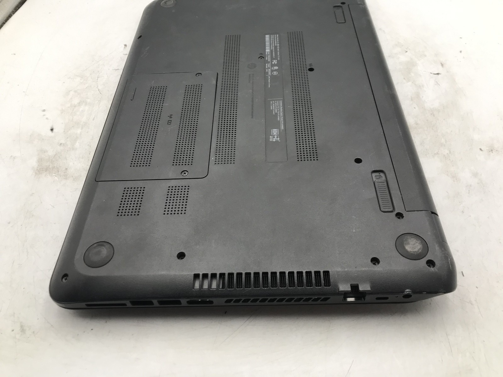 HP 15 F019DX – BOOTS TO BIOS – INTEL I3 4030U – NO RAM – NO OS – READ DESC – BB!