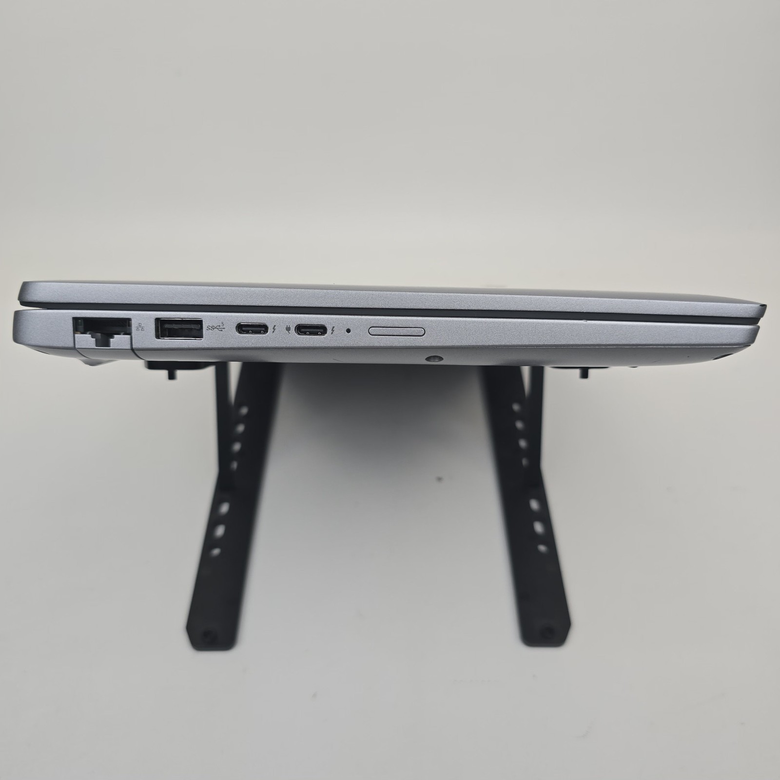 Dell Precision 3490 FHD Ultra 5 125H 16GB 512 NO OS/AC