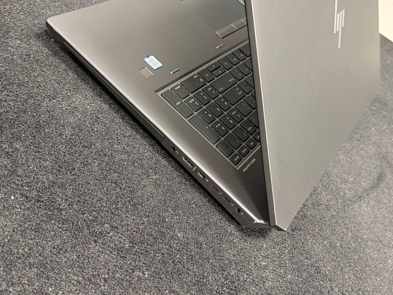 HP ZBOOK 17 G5 I7 9TH 16GB AND 512 GB SSD