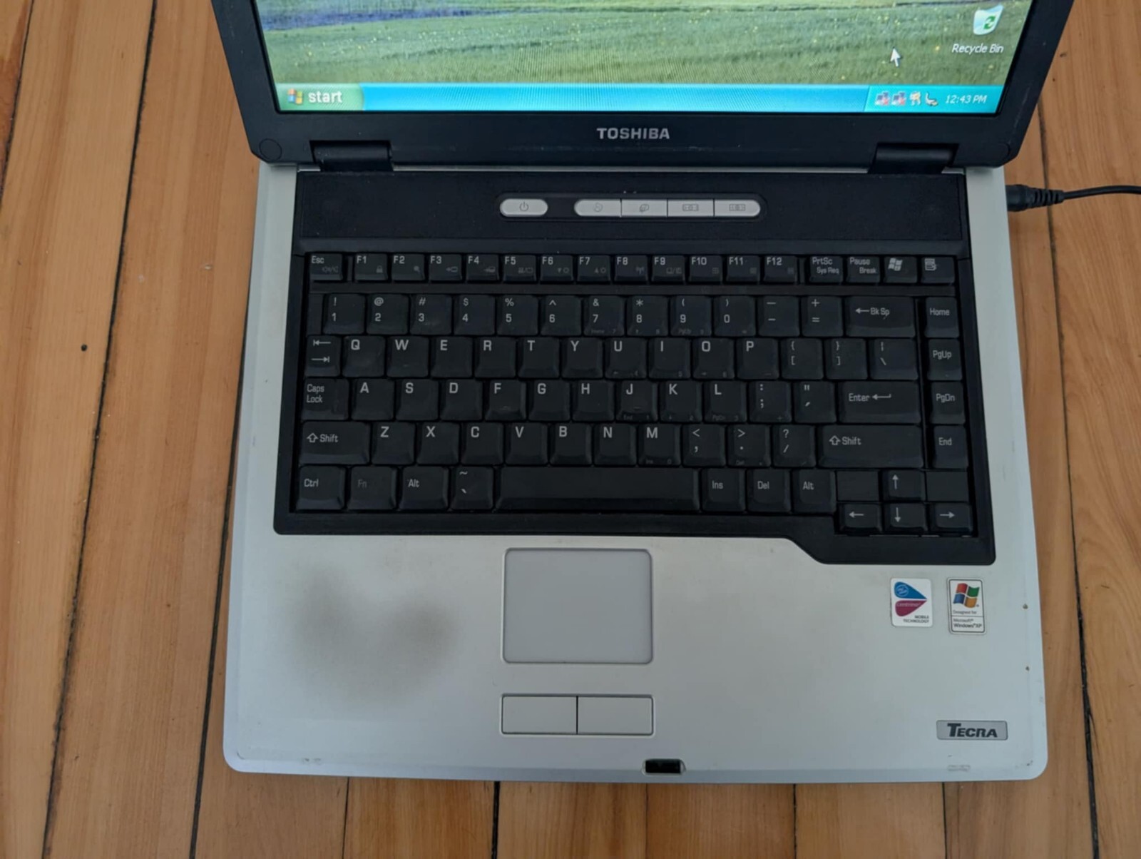 Vintage Toshiba Tecra A3X Intel Pentium 1.73GHz 2GB 60GB Windows XP Home Laptop5