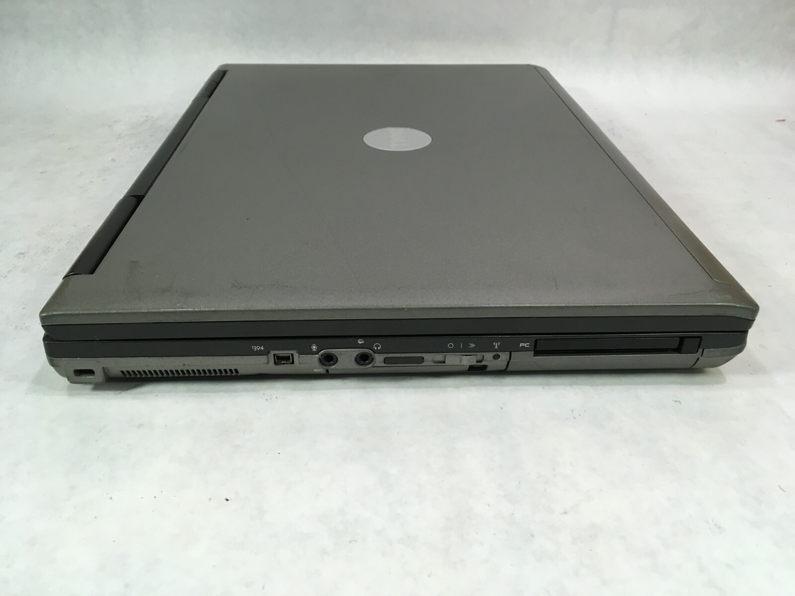 Dell D820 15.4″ Laptop Intel / 2GB / 80GB / Windows XP / WiFi / DVD / RS232