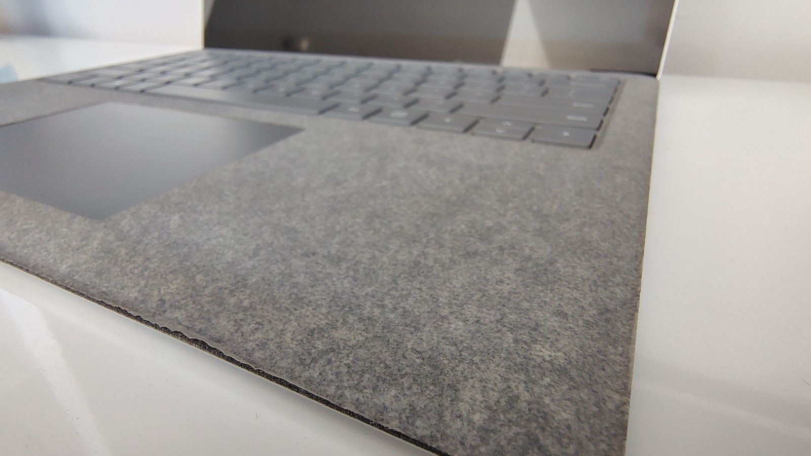 Microsoft Surface Laptop 1769 – i5 7200U, 128GB SSD, 4GB Ram -vClean Barely Used