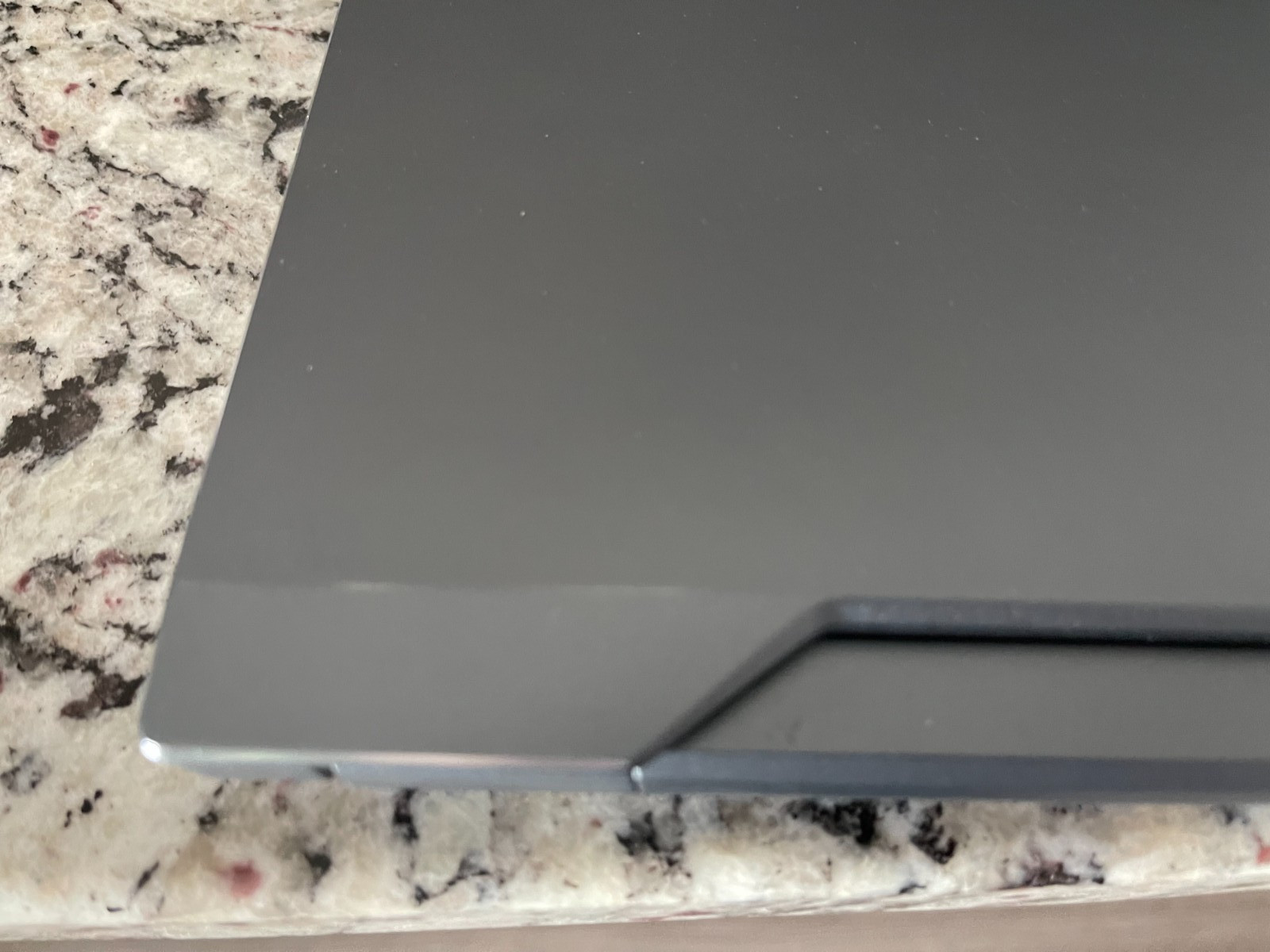 ASUS ROG Zephyrus Duo 15 GX550 NVIDIA RTX 2080 Super Max-Q 32GB RAM Thunderbolt