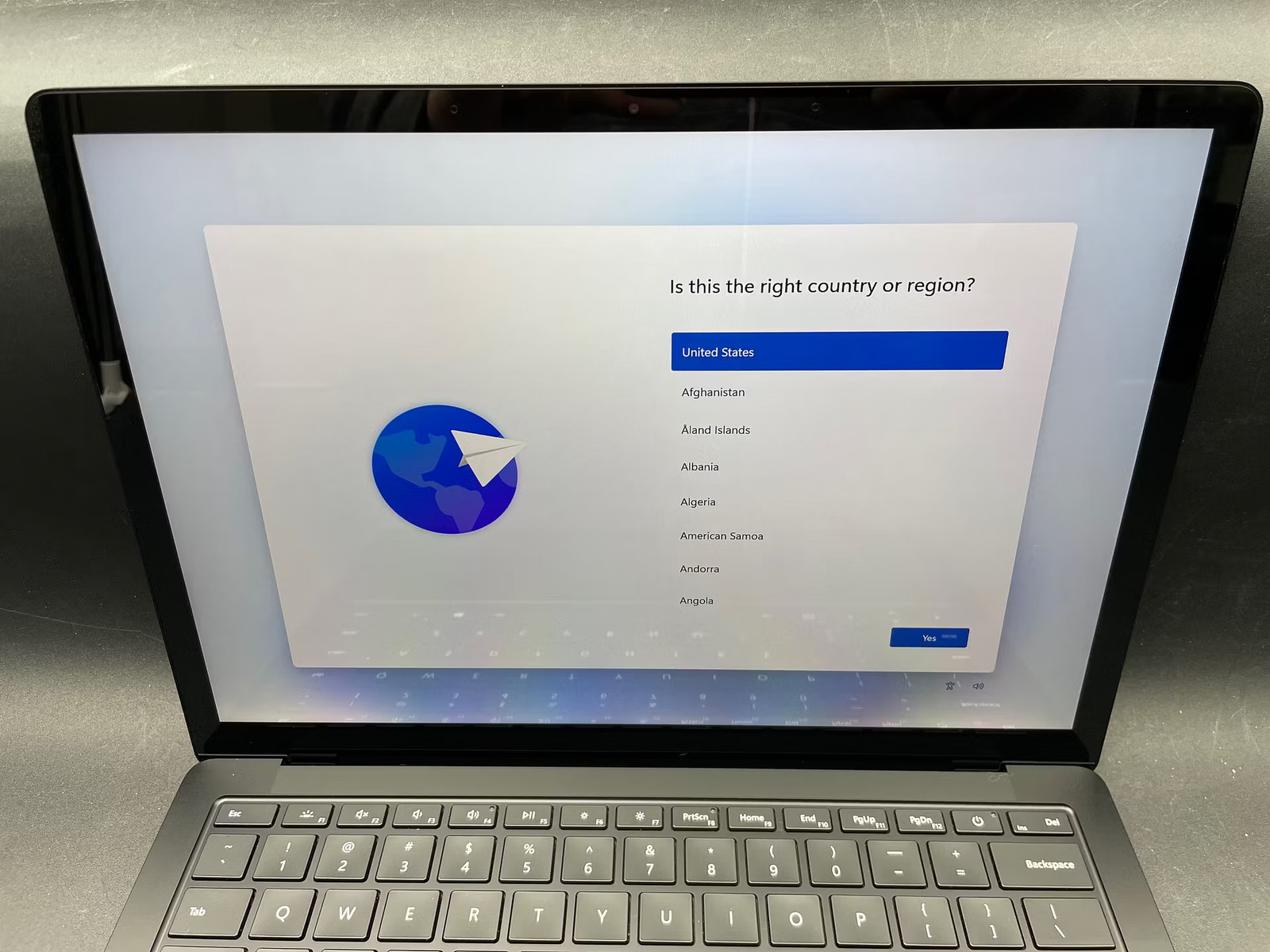 Microsoft Surface Laptop 3 Used 13.5″ (i7-1065G7-16GB-256GB NVMe)