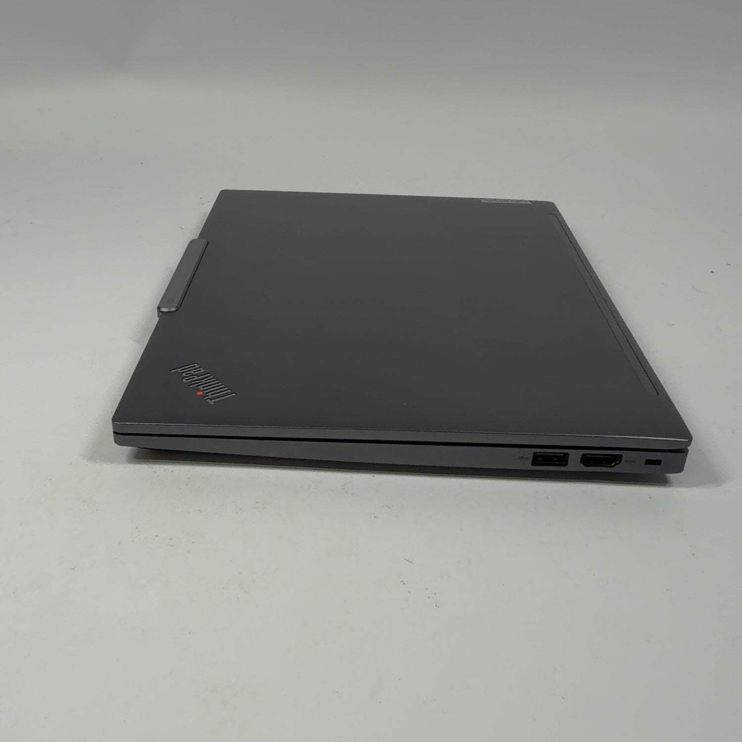 Lenovo ThinkPad X13 Gen 4 13.3″ Ryzen 7 Pro 7840U 3.3GHz 16GB RAM 512GB SSD