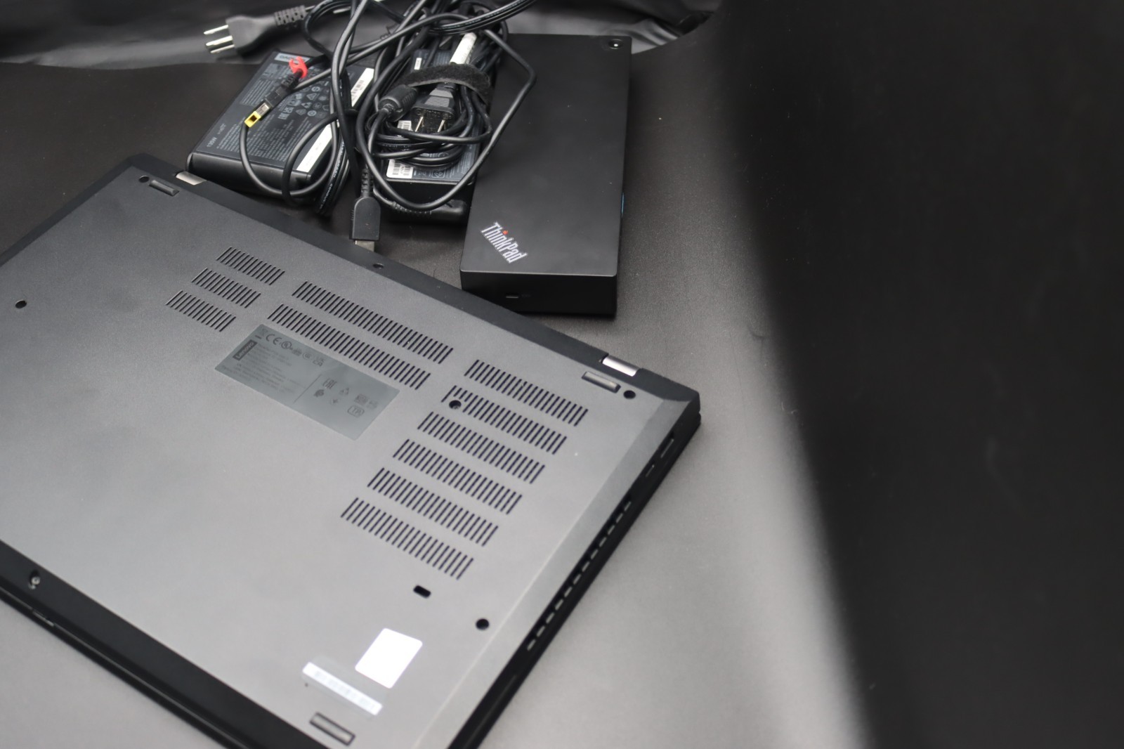 Lenovo ThinkPad P15v Gen 3 15.6″ i7-12700H 32GB Ram 500GB SSD NVIDIA T1200+Dock