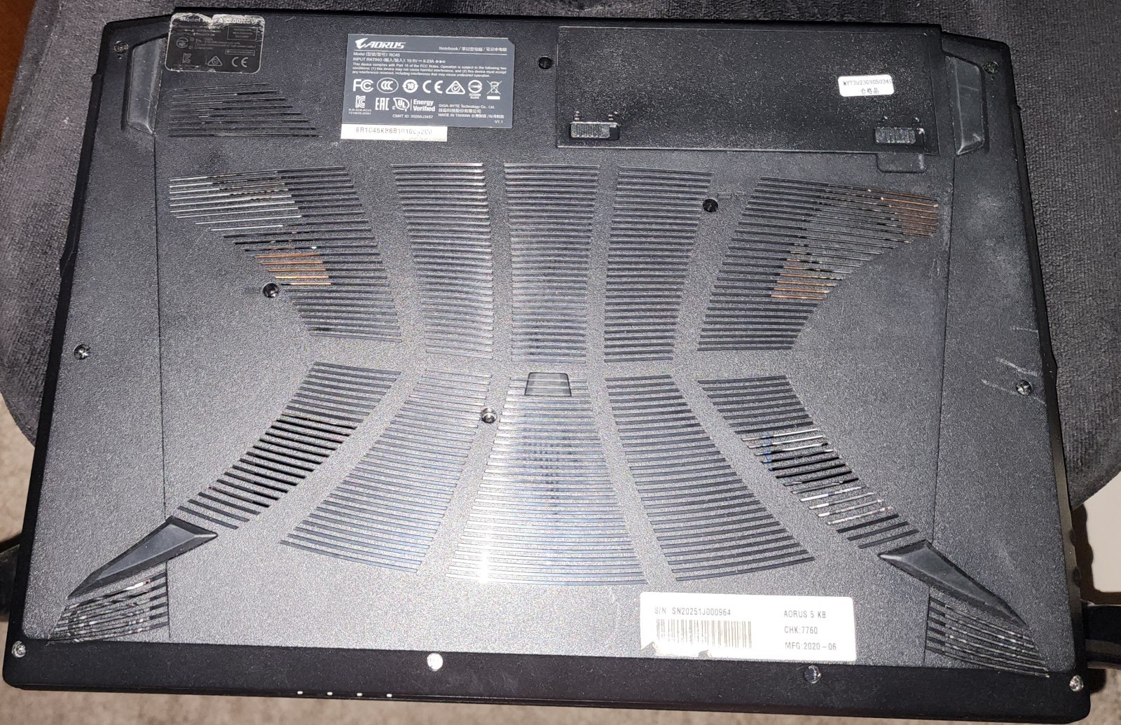 gigabyte aorus gaming laptop (read description)