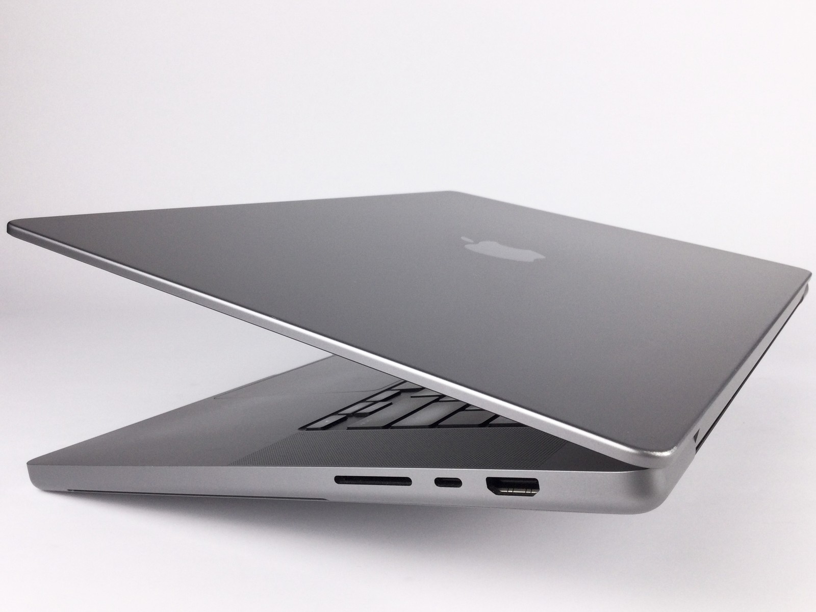 MacBook Pro 16″ Retina 2021 M1 Pro 3.20GHz 32GB 512GB Z14V0016ELL/A No AC *READ*