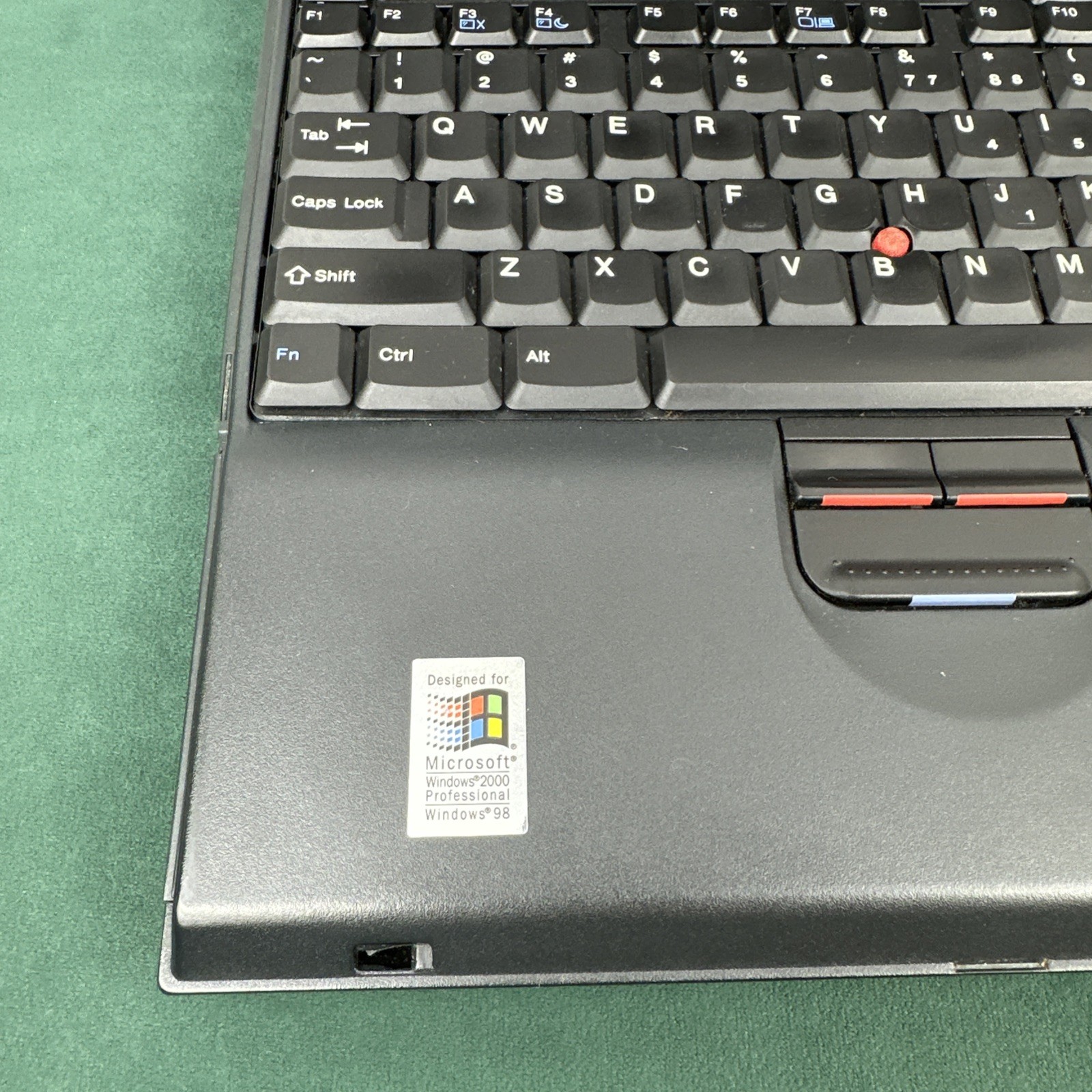 IBM ThinkPad T22 Laptop Type 2647 Vintage Windows 98/2000 Parts Repair As Is