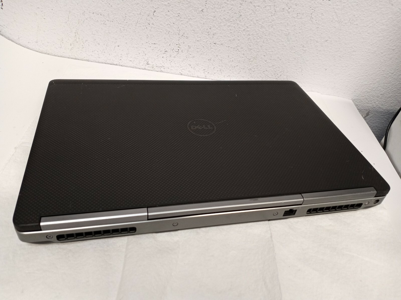 Dell 7710 17.3″ UltraSharp FHD IPS Intel i7-6820HQ QUAD and Thunderbolt 3 | DOA!