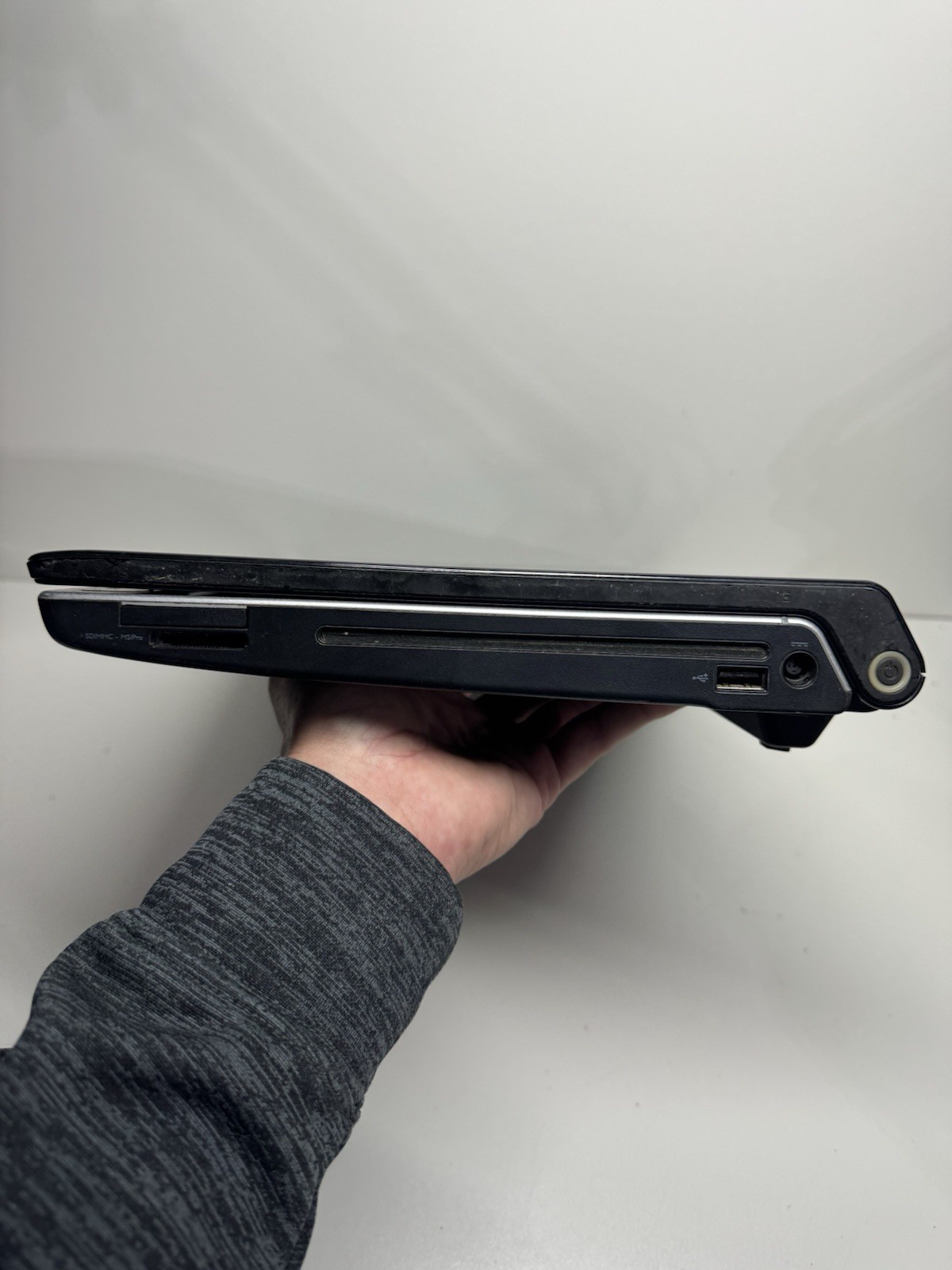 Dell Studio 1555 Laptop PP39L Vista Business OEM Untested Parts or Repair Only