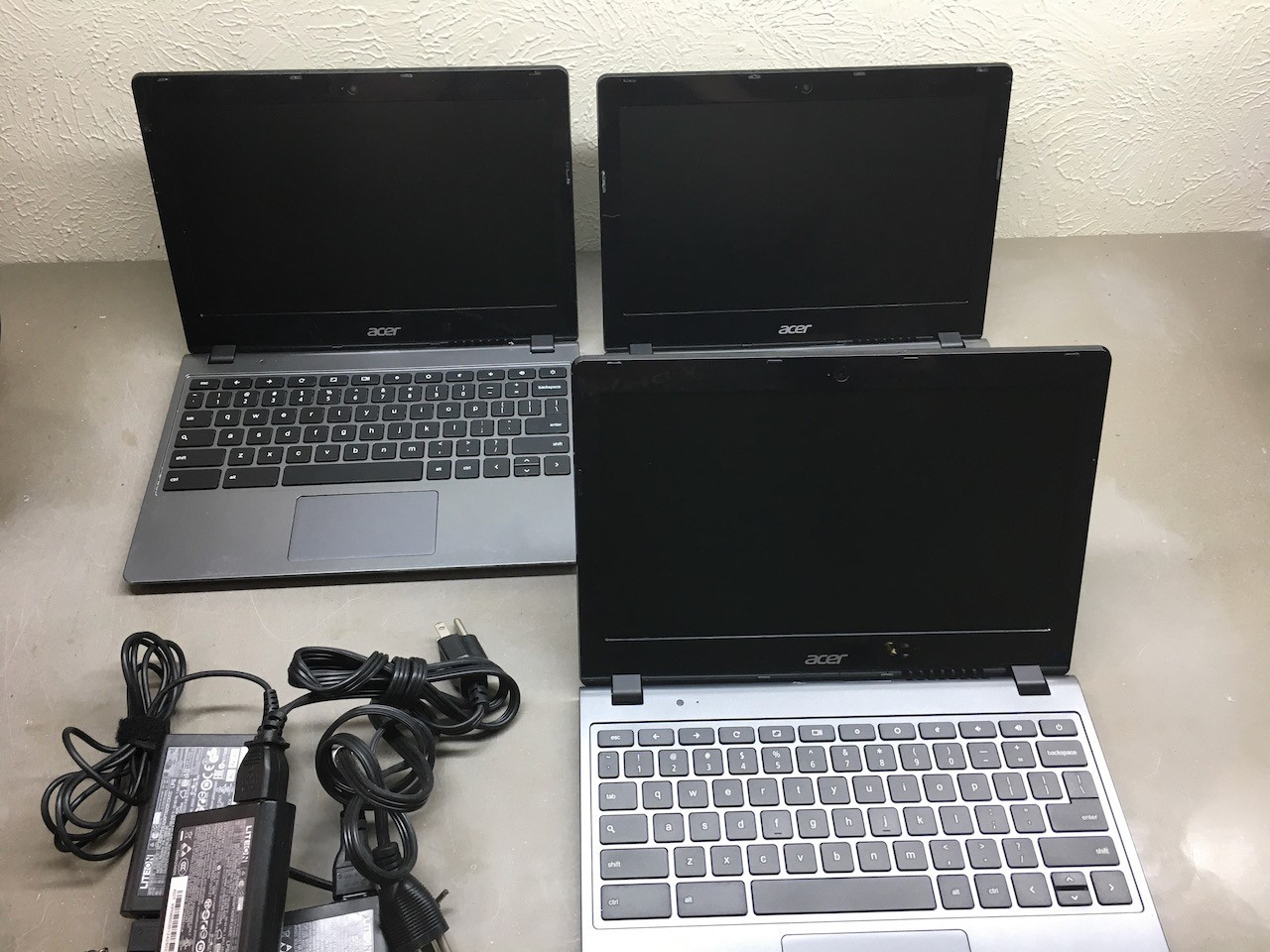 Lot 3x Acer Linux Laptops 1.40GHz 2955U 2GB DDR3 16GB SSD Mint Fedora Ubuntu
