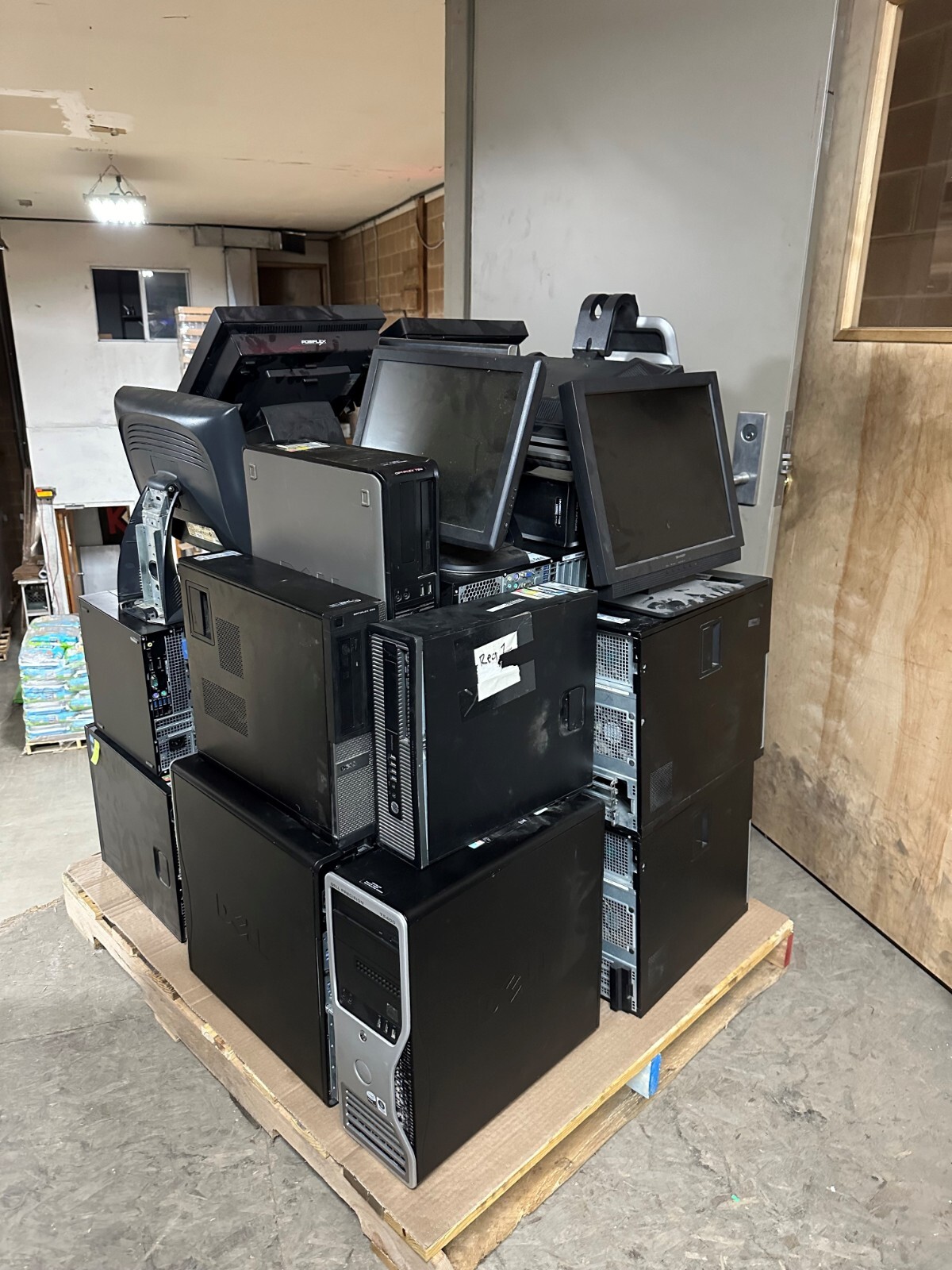 Pallet of PCs, Monitors, Docking Station