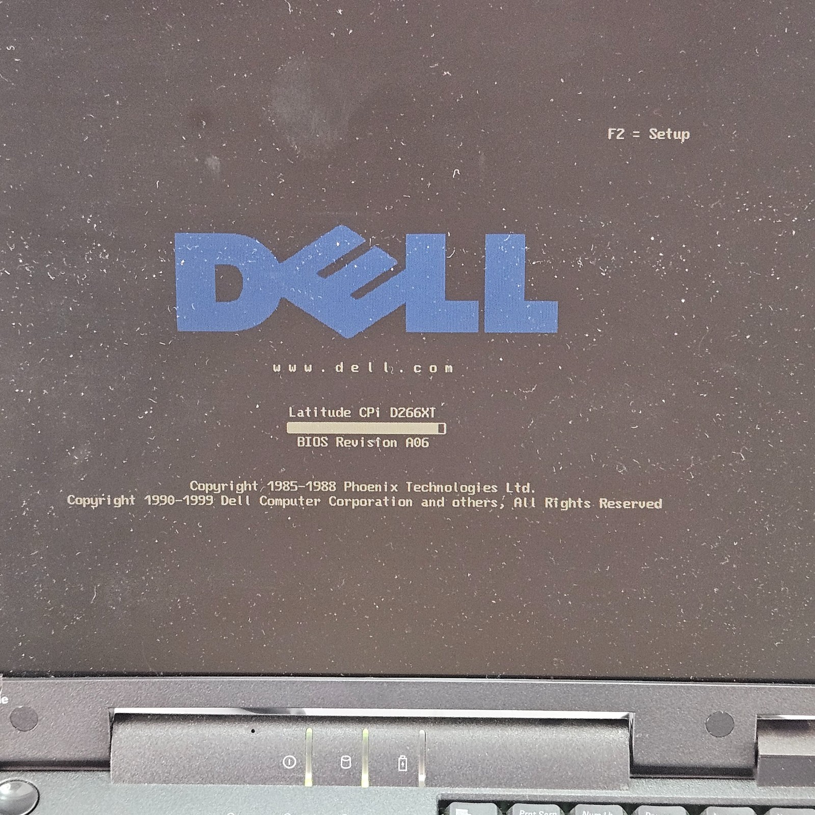 Vintage Dell Latitude CPi D266XT Pentium II 266 Laptop + Case + AC Adapter