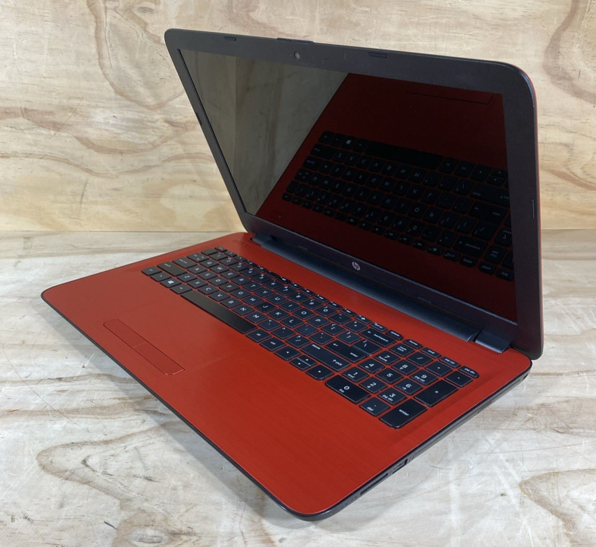 HP 15-Pavilion AMD E2-7110 APU@1.8GHz 4GB Ram 1 Tb HDD Win 10 Bad Batt