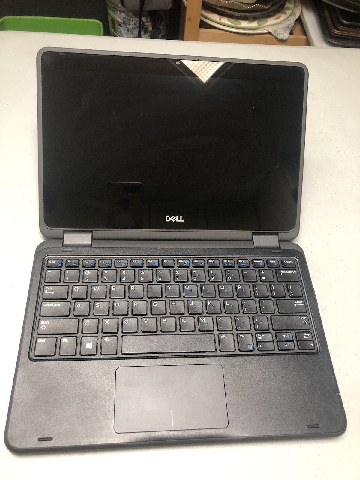 Dell latitude 3190 2-in-1 11.6 inch display 4gb RAM 256gb ssd