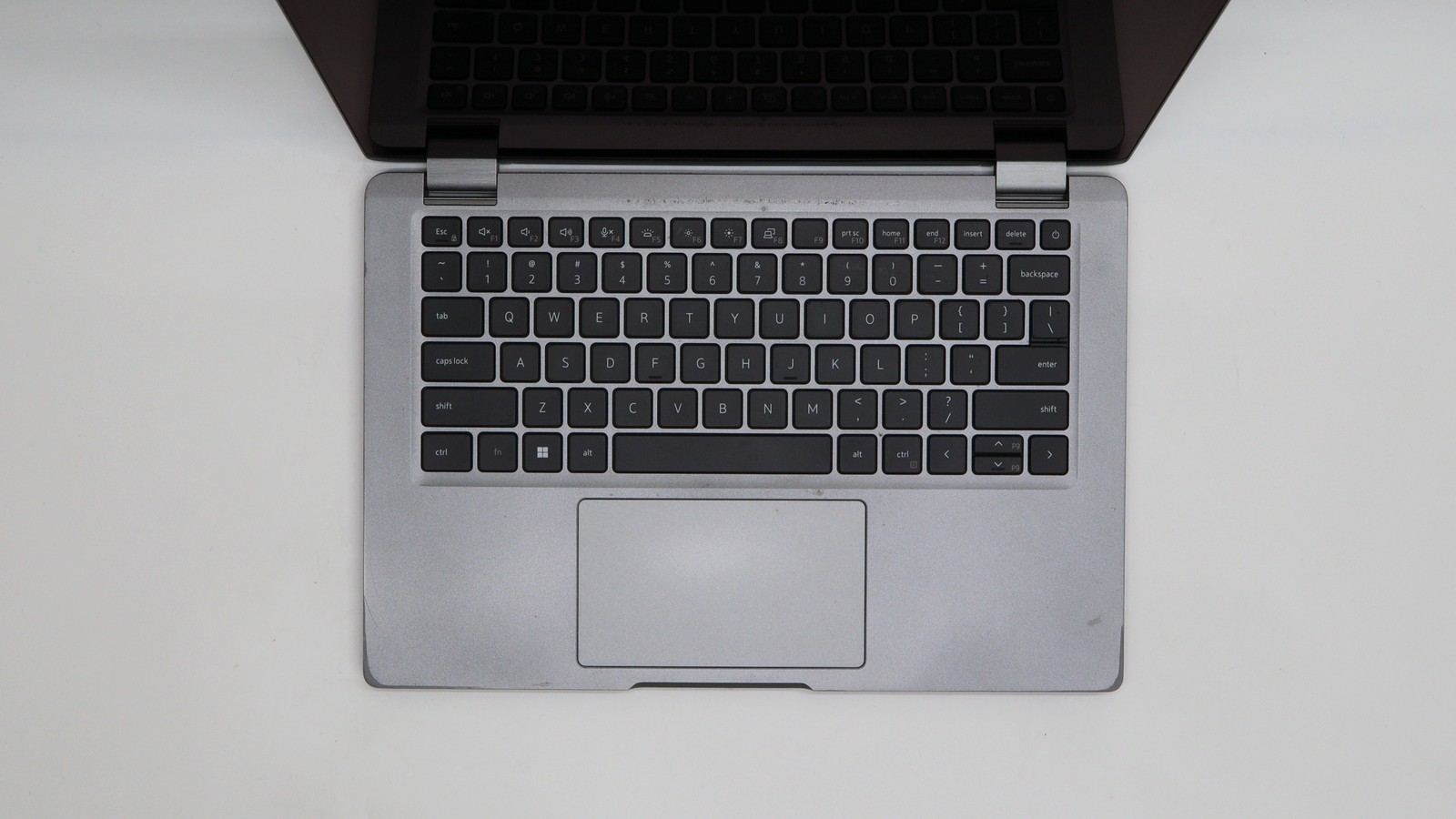 Dell Latitude 5330 13″ i7-1265u 16GB 512GB – Very Good