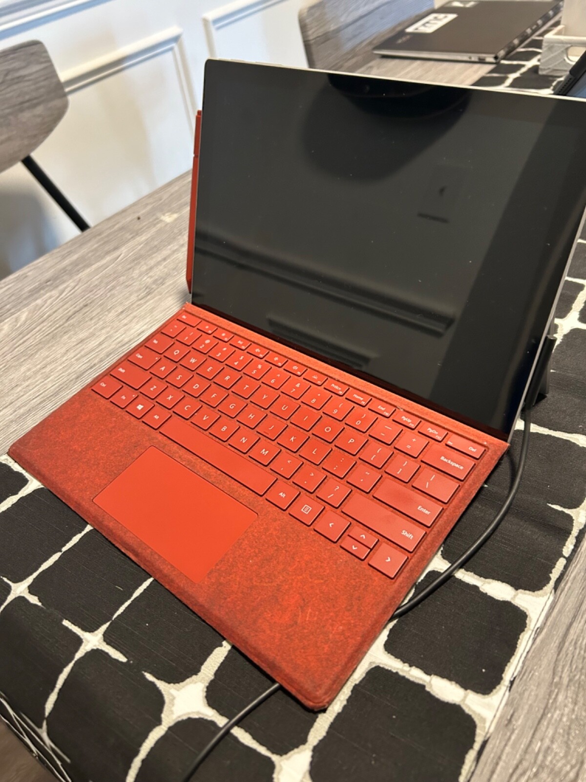 Microsoft Surface Pro 7 12.3″ (256GB SSD, Intel Core i5-1035G4, 8GB RAM) Laptop