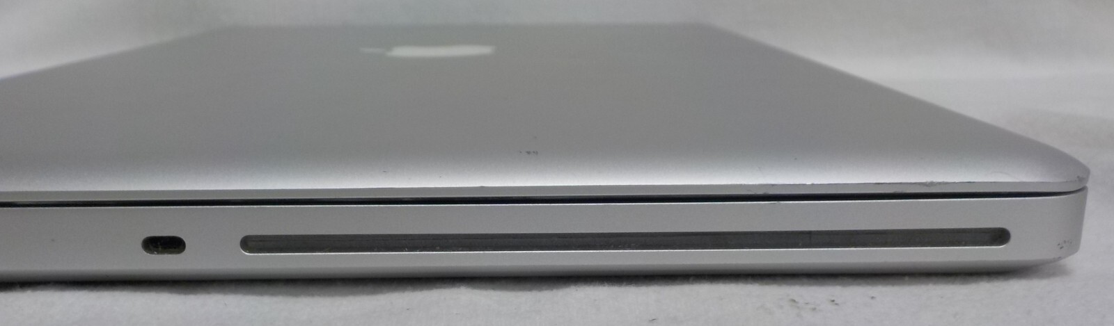 Apple Macbook Pro A1286 15.4″ 2gb RAM 250gb SSD – for parts only