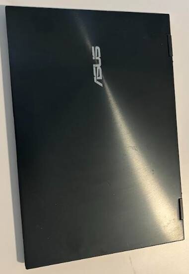 Asus Zenbook Laptop – Excellent Condition – Fast & Lightweight!