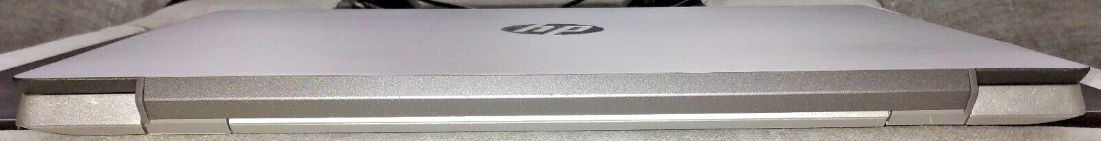 HP Pavilion 14-ce3064st 14” i5-1035G1, 8GB, 480GB SSD Windows 11 Home + Charger