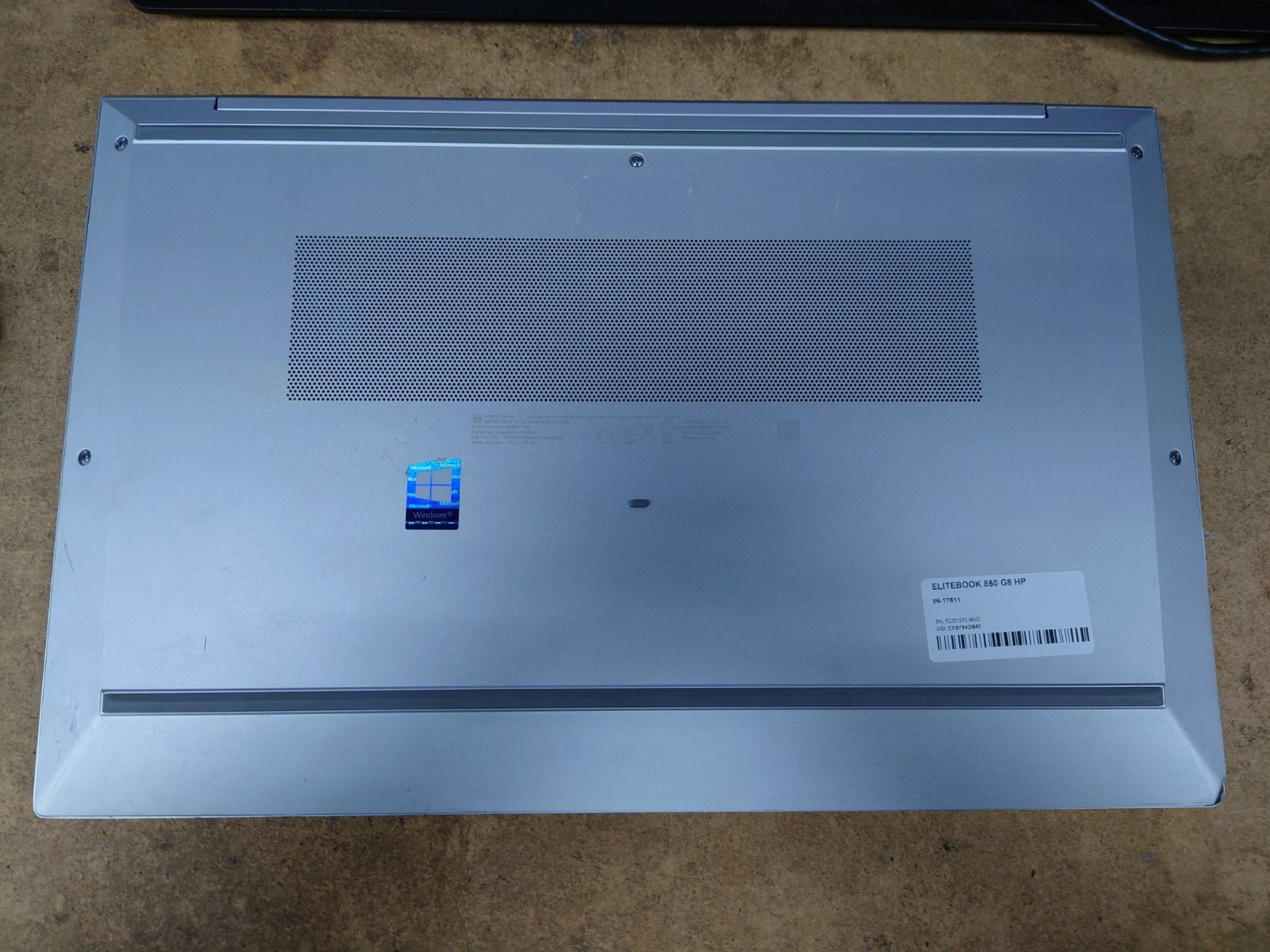 HP EliteBook 850 G8 15.6″ FHD i5-1135G7 16GB RAM No OS/SSD *BAD BACKLIGHT*