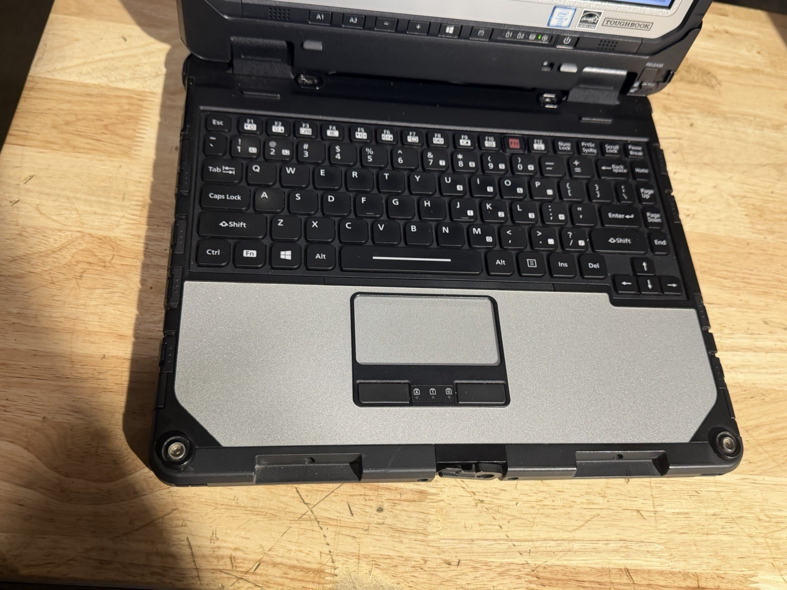 Panasonic ToughBook CF-33 i5-6300U 8GB Ram 256 SSD Win11 Pro. Touchscreen