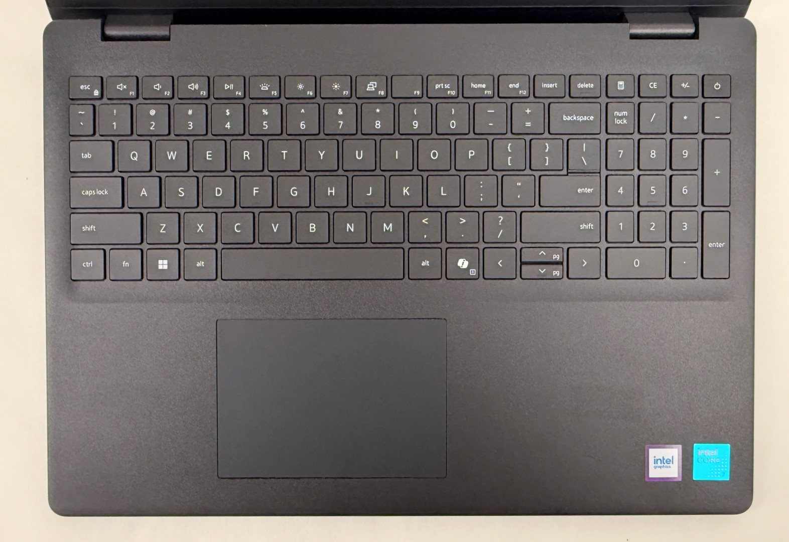 Dell 16 DC16250 16″ FHD Touch Core 7 150U 16GB 1TB SSD W11H