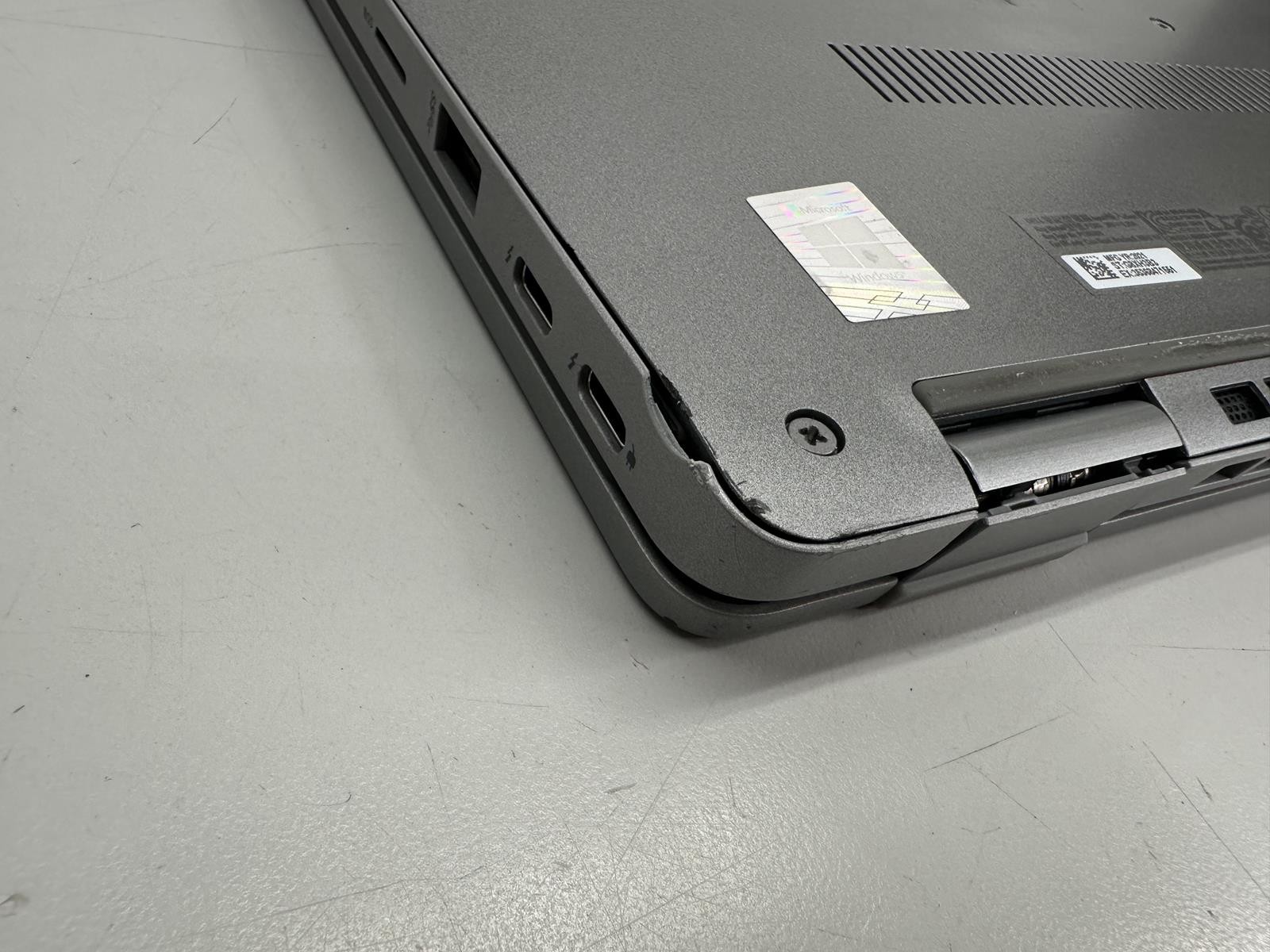 Dell Latitude 5320 i5-1135G7 @ 2.40GHz 16GB RAM 1TB NVMe 13.3″ Win11Pro 4235