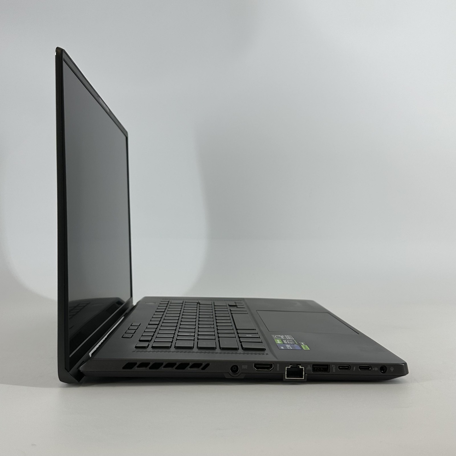 Asus ROG Zephyrus G16 GU603 16 240Hz QHD+ 2.6GHz i9-13900H 16GB 1TB/1TB RTX 4060