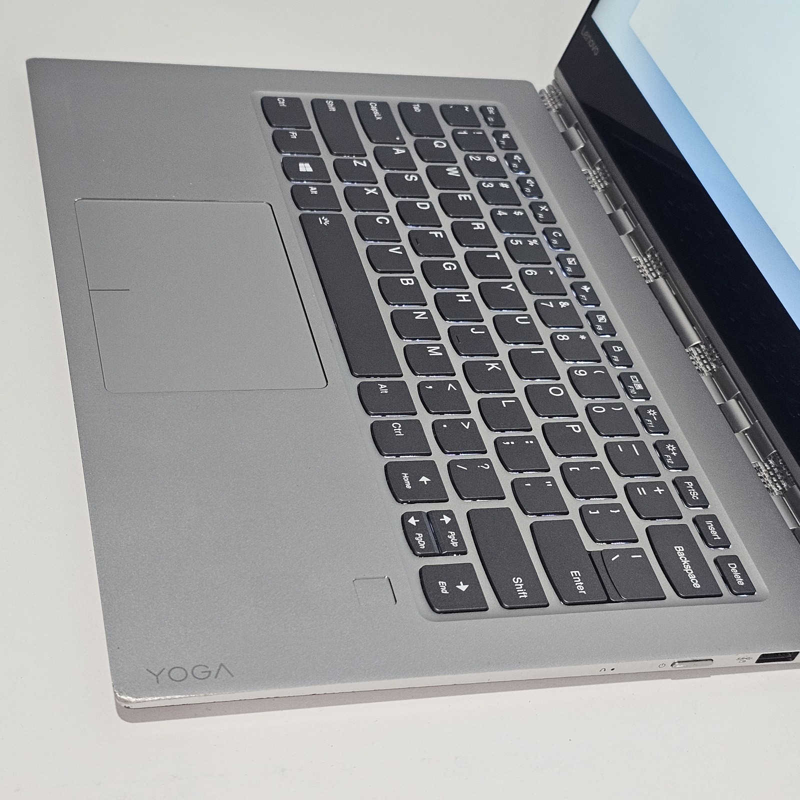 Lenovo Yoga 920-13IKB 2-In-1 Touch Intel i7-8550U 16GB RAM 512GB SSD USB-C