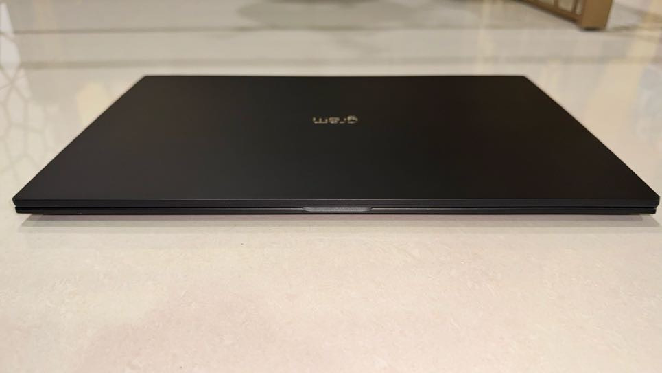 LG Gram 15Z90S 15.6″ FHD Touch Ultra 7 Processor 155H 16GB 512GB SSD Windows 11