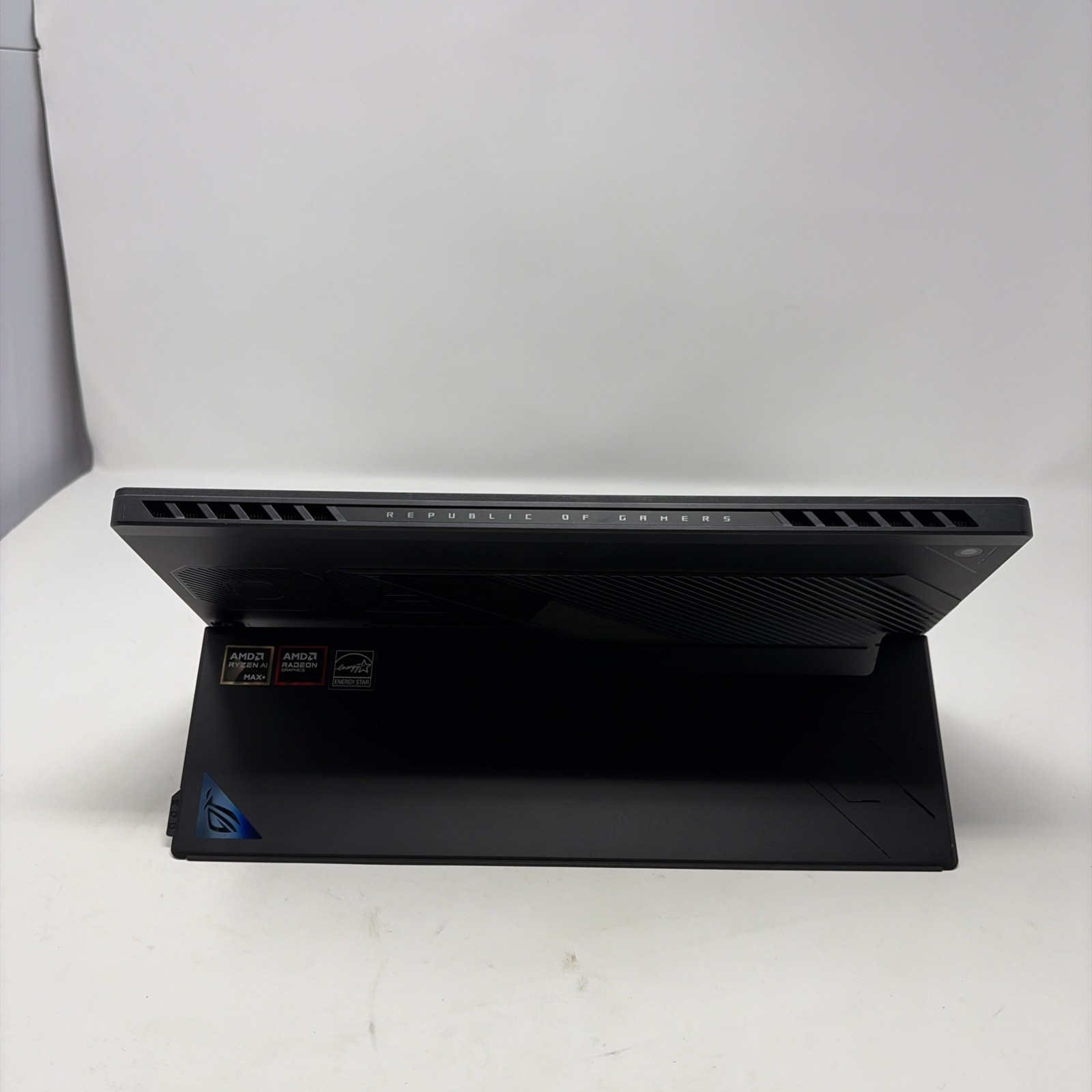 Asus ROG Flow Z13 GZ302 13 180Hz QHD+ TOUCH 3.0GHz RYZEN AI MAX+ 395 64GB 1TB