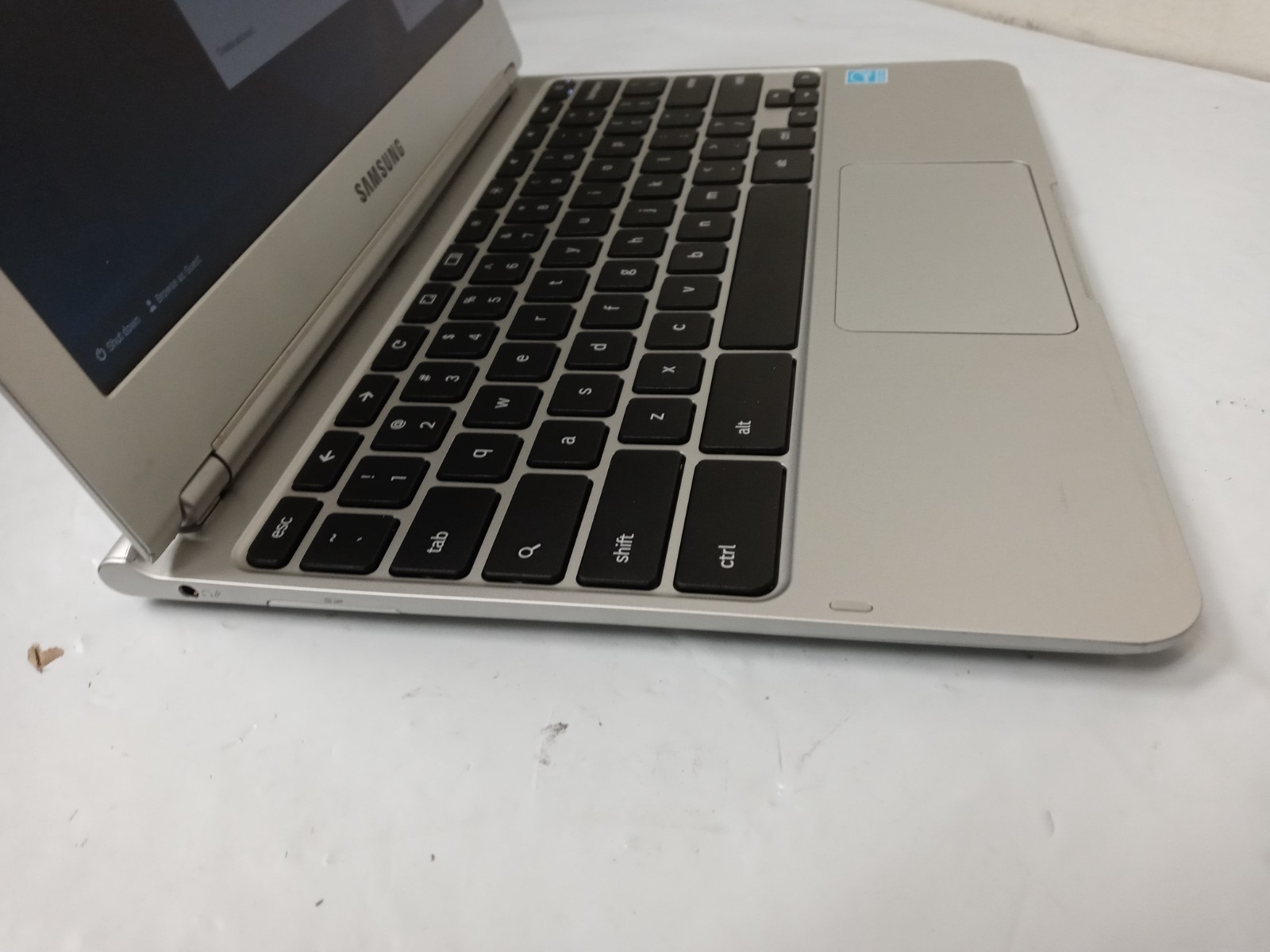 Samsung XE303C1 Chromebook 11.6″ 16GB SSD Exynos 5 1.7GHz 2GB RAM NO CHARGER