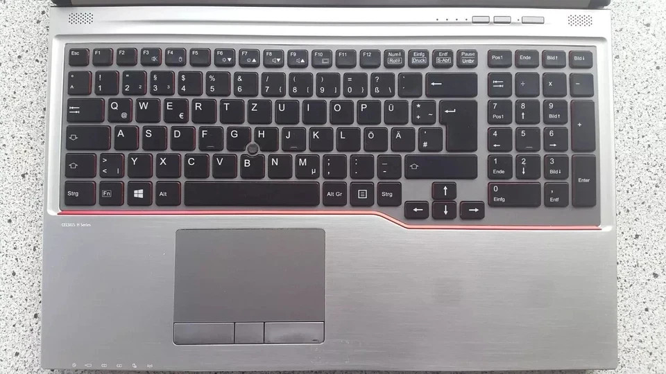 Fujitsu Celsius H760 WORKSTATION i7-6820HQ SSD 500-1TB