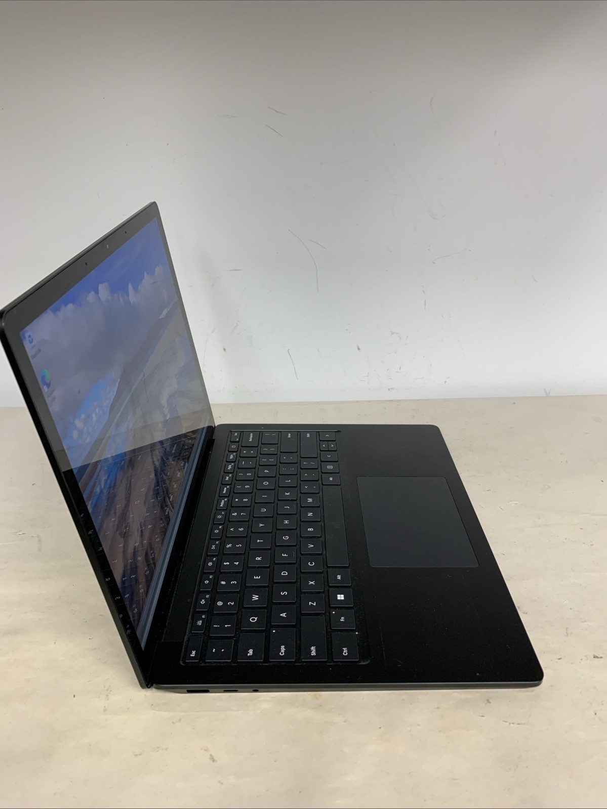 Microsoft Surface Laptop 5 1951 13.5″ i5-1245U 1.1GHz 8GB RAM 256GB SSD