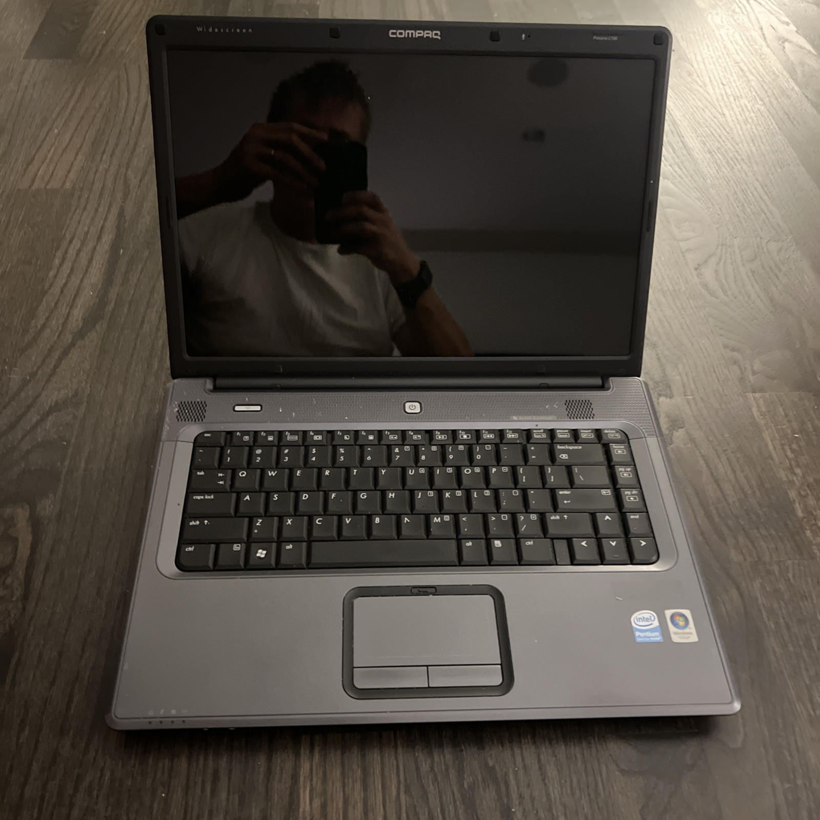 HP Compaq Presario C700 Laptop For Parts Broken LCD Screen Boots NO HDD/RAM JR