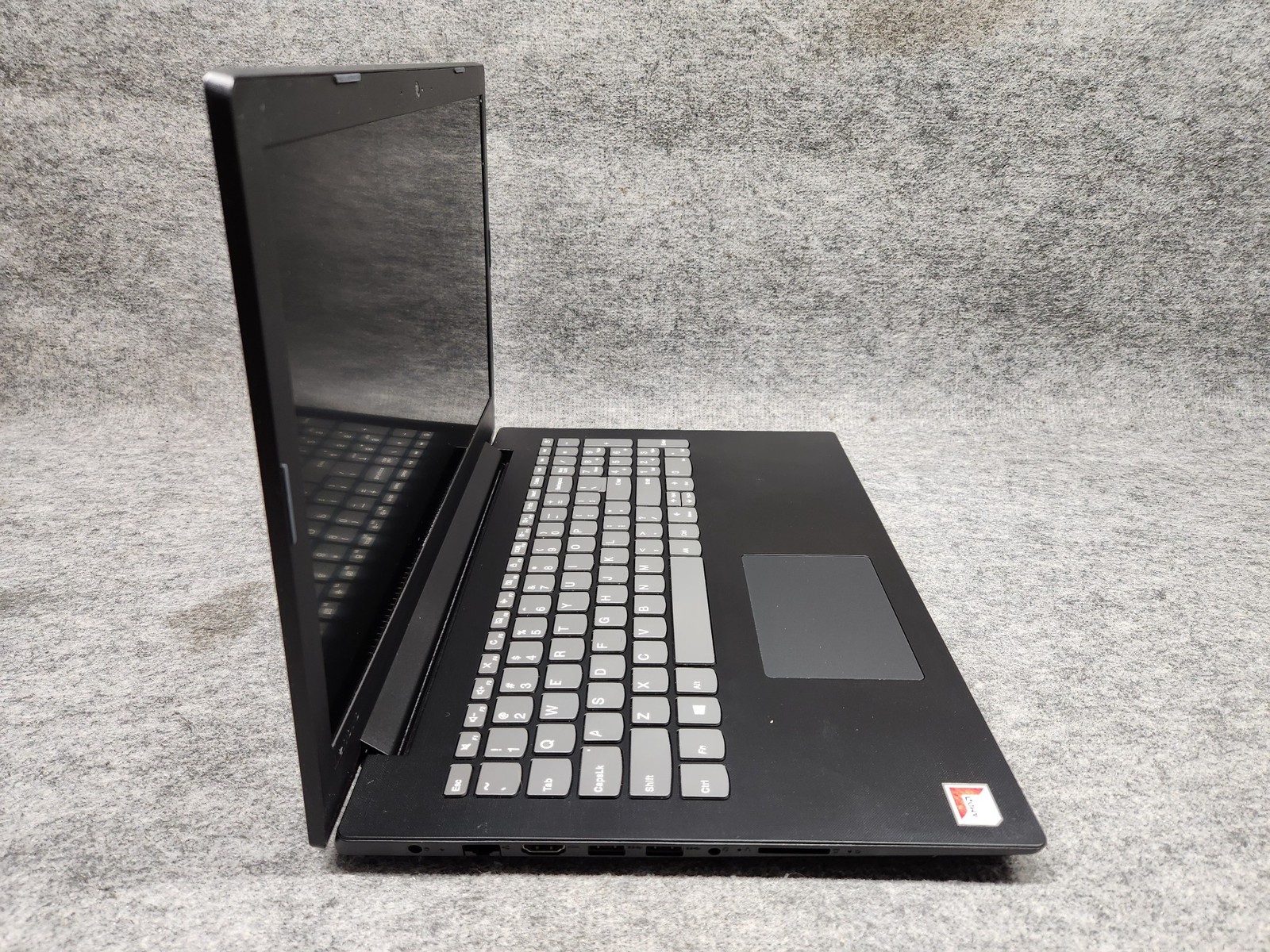 Lenovo 81MT 15.6″ Laptop AMD A-Series A9-9425 3.10GHz 8GB RAM 500GB HDD