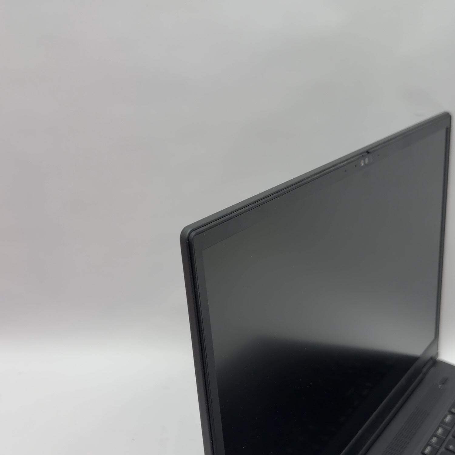 Lenovo ThinkPad P16v Gen 1 16″ Ryzen 5 Pro 7640HS 16GB RAM 512GB SSD RTX A500