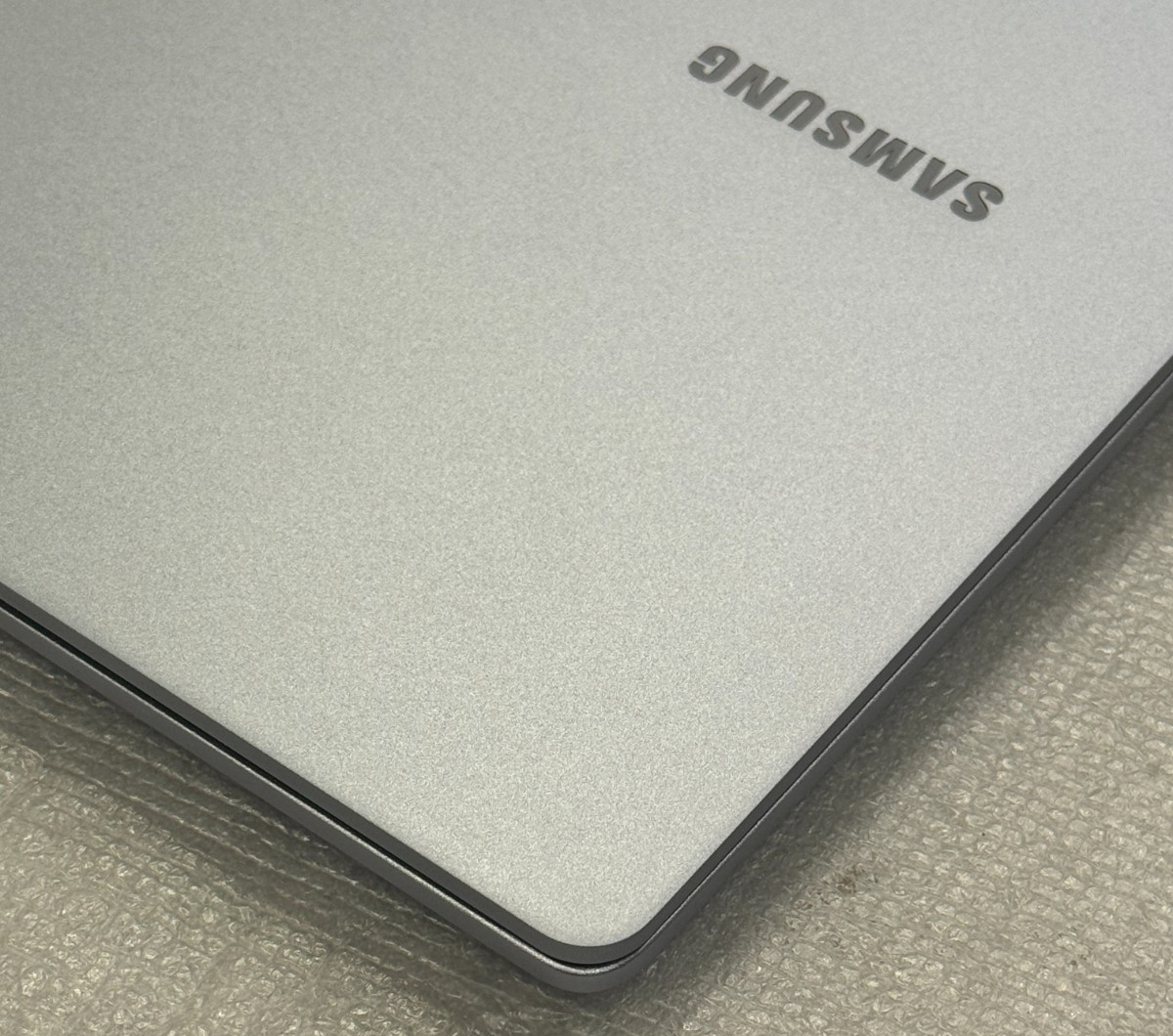 Samsung Galaxy Book4 Edge 15.6″ FHD Laptop Snapdragon X Plus 16GB RAM 512GB SSD