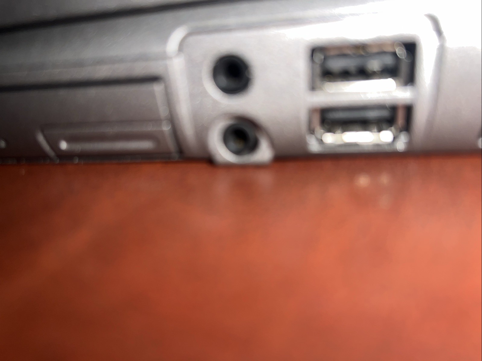 Dell Latitude D810 Intel Pentium M 1.73GHz 520MB Ram NO HDD For Parts