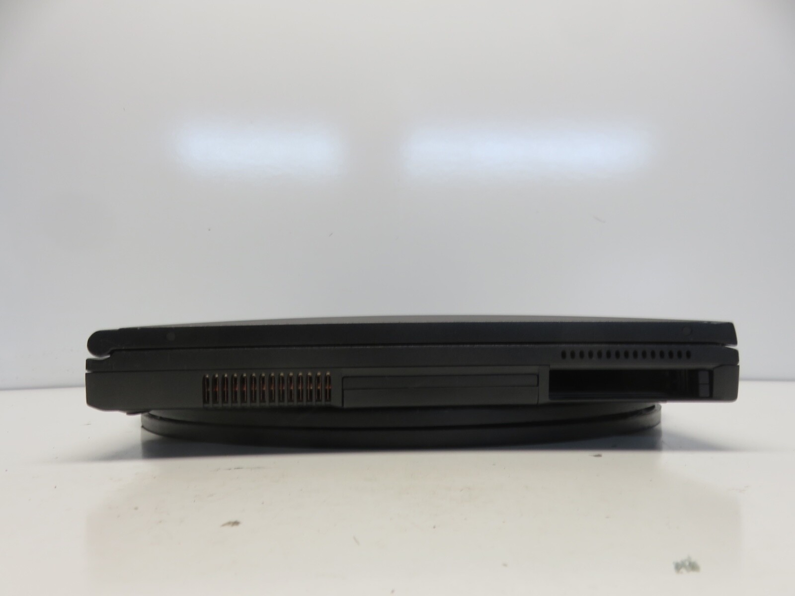 Compaq Evo NC610 Intel Pentium 4 1.8GHz 512 MB NO HDD No Batt