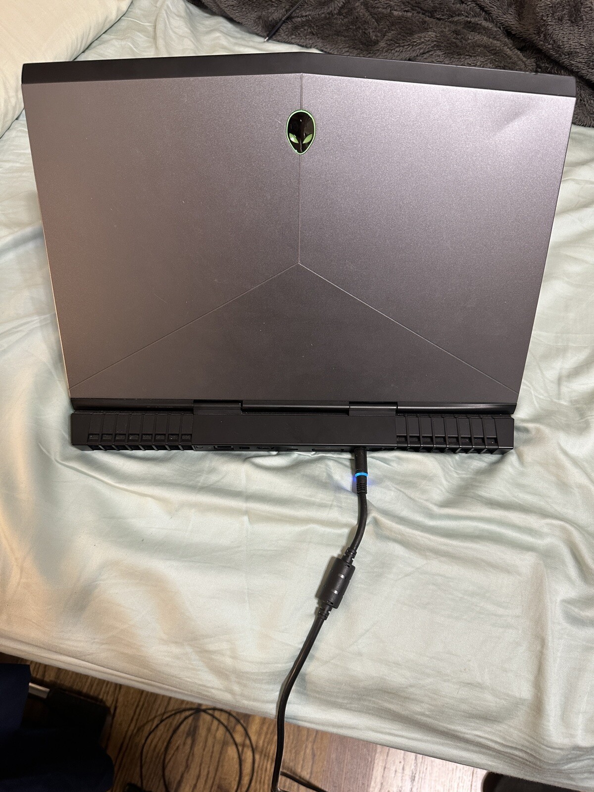 Alienware 15 R3 Gaming Laptop with charger and Logitech G502 Hero (wired)