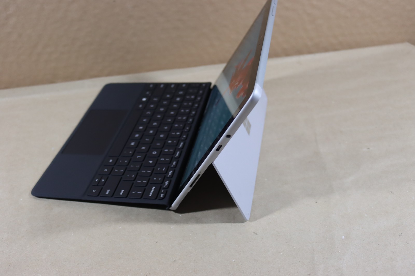 Microsoft Surface Go LTE 1825 10.5″ 8GB RAM 128GB SSD Cellular + Wifi